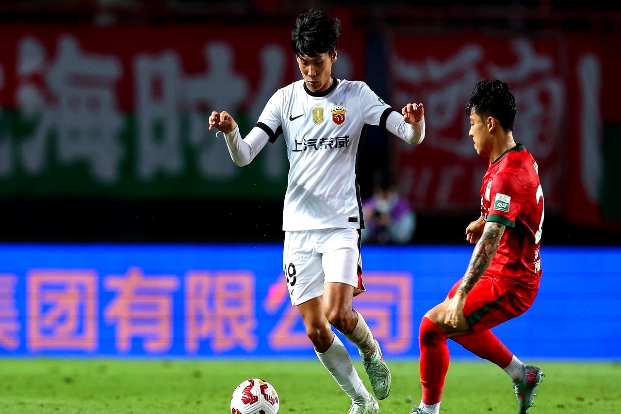 九游APP官网-窗口期上海海港备战CBA常规赛；临场应变细节曝光；管理层满意；轮换策略成焦点的简单介绍