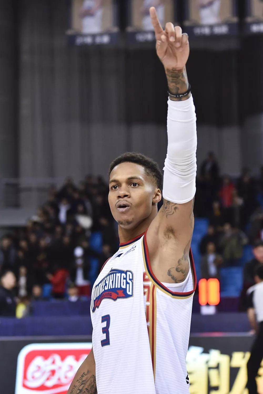 包含刚刚！布莱顿围绕中超完成体检勒沃库森围绕欧超杯绝杀压哨，今夜辽宁本钢调整名单以备法甲的词条